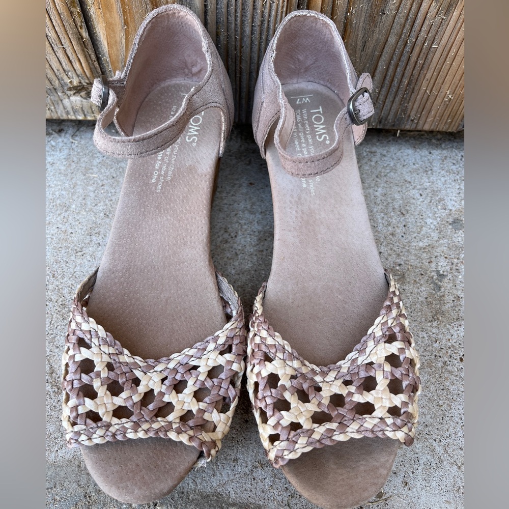 TOMS Women's Woven Wedge Sandals size 7